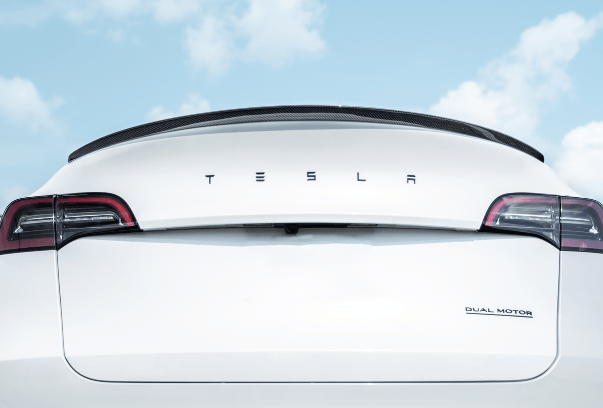 Model Y | Aileron de performance en fibre de carbone - TTS Parts inc.