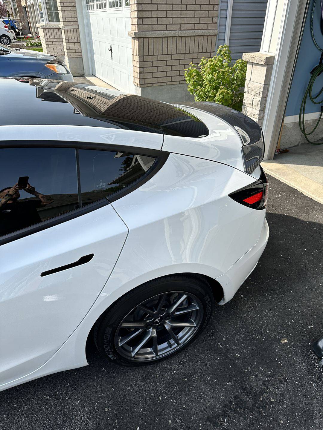 Model 3 (2018-2023) |  Aileron en fibre de carbone style 'V' - TTS Parts inc.