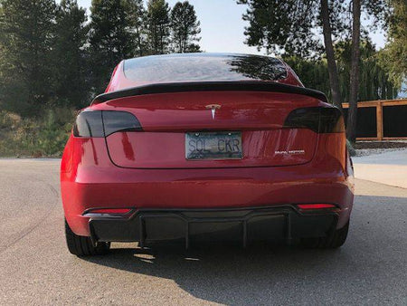 Model 3 (2018-2023) |  Aileron en fibre de carbone style 'V' - TTS Parts inc.